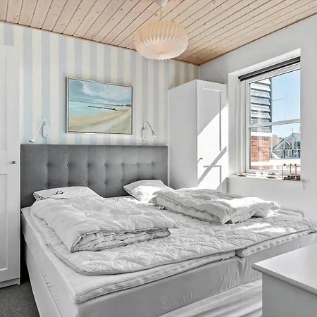 4135-borre-klintholm-havneby-35-st *